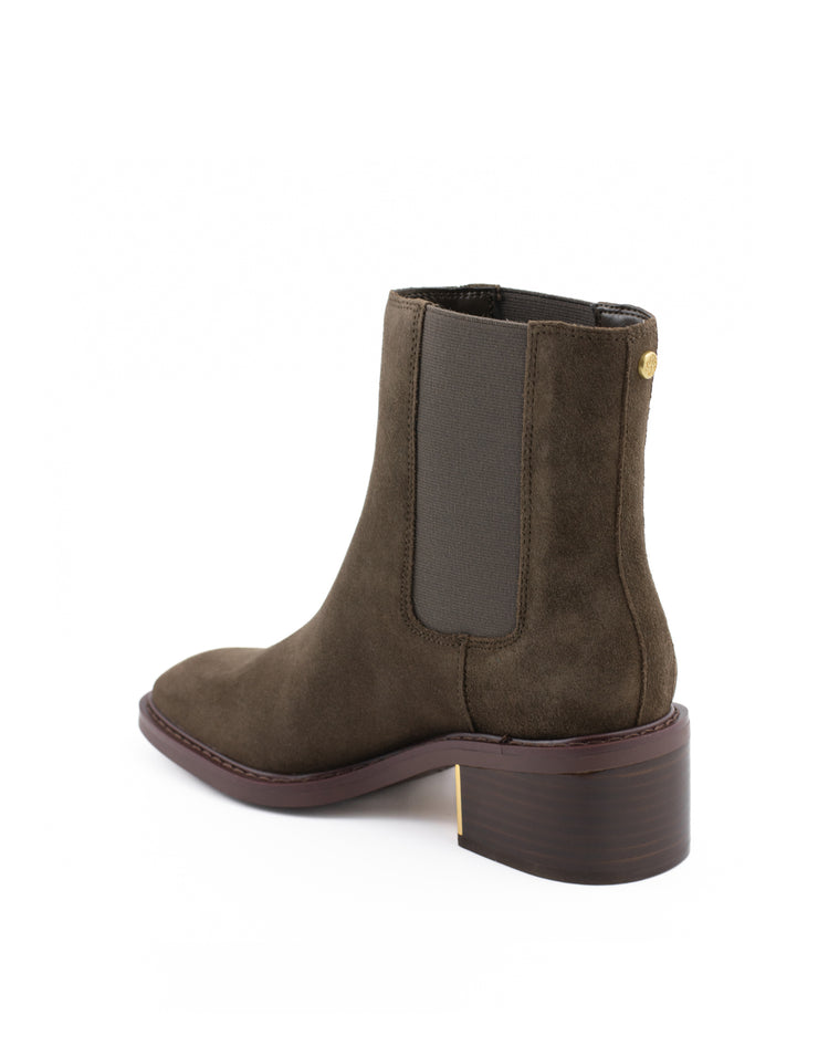 Vince Camuto Glina Chelsea Boot-Sable